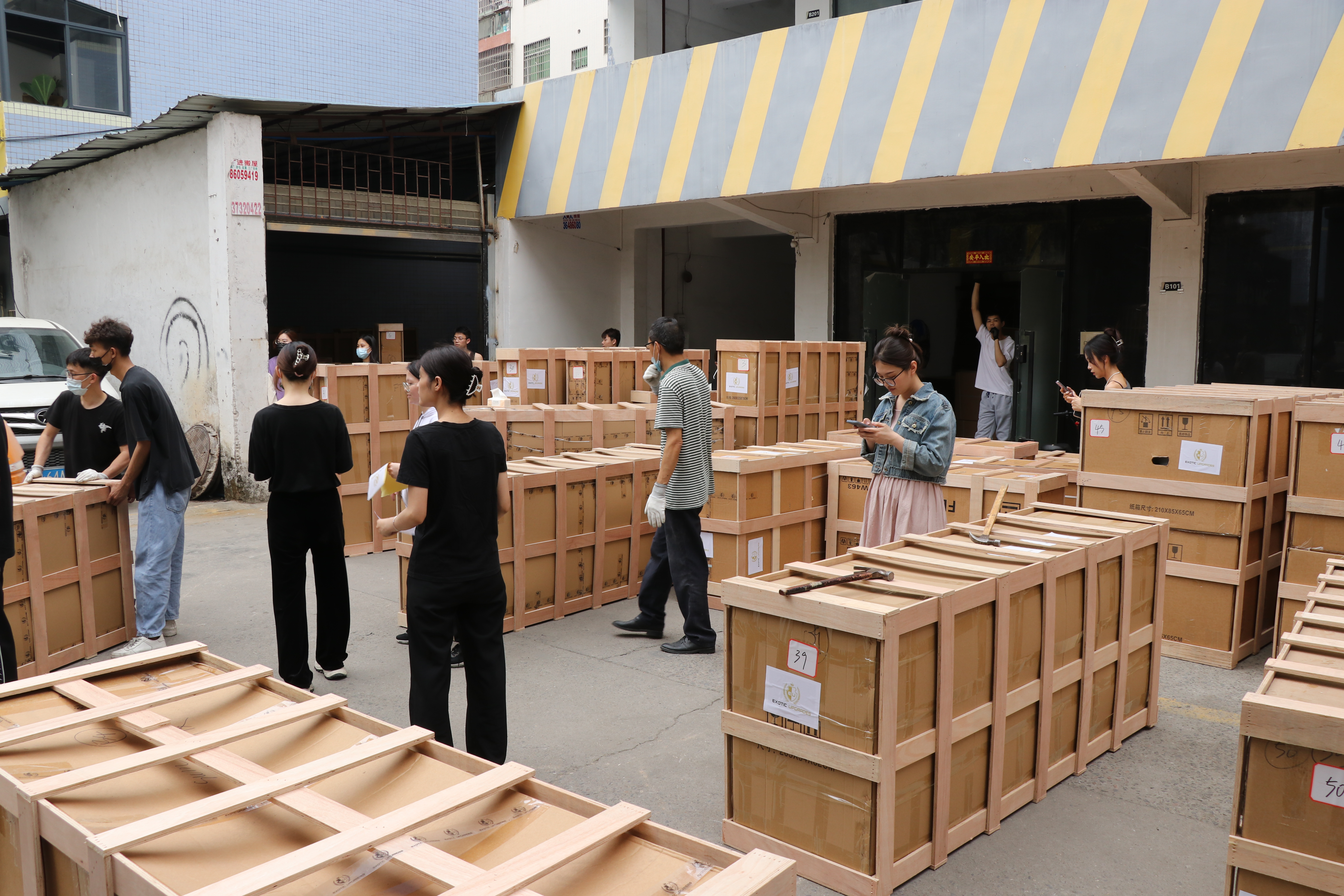 Verpackung und Transport von Waren