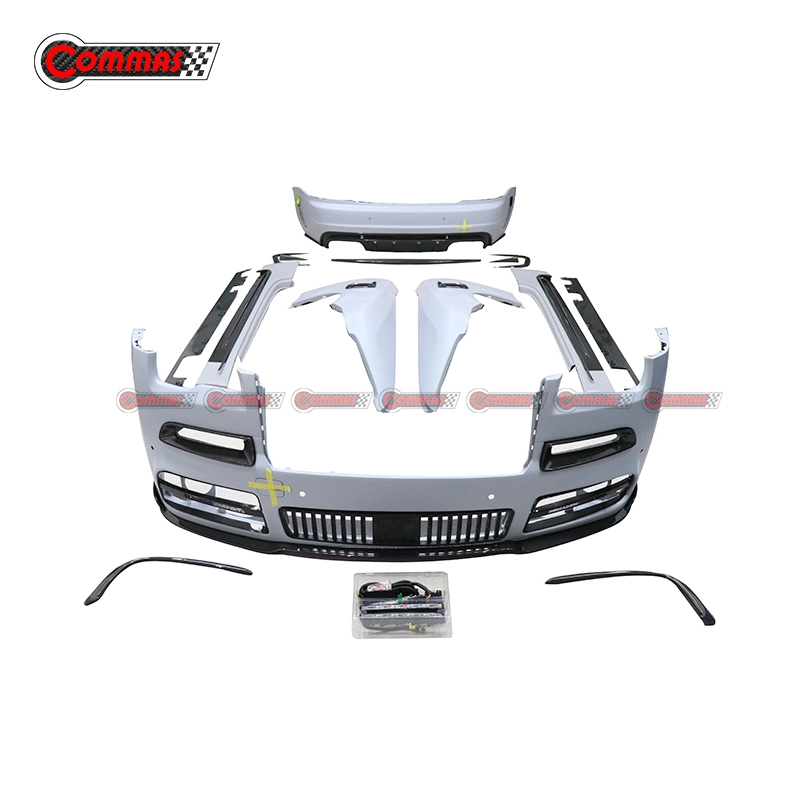 Lotus Eletre R+ Innenraum aus trockenem Carbon